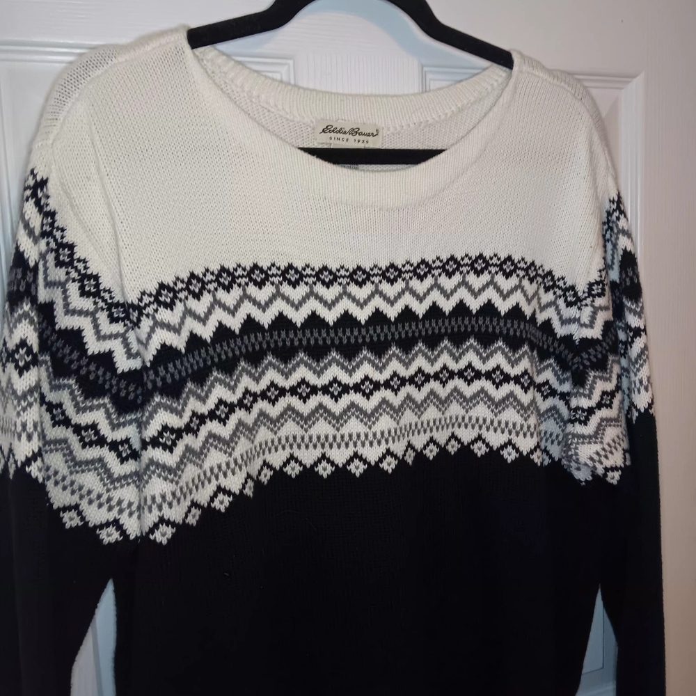 Eddie Bauer Geometric Design Scoop Neck Sweater - Picture 2 of 6
